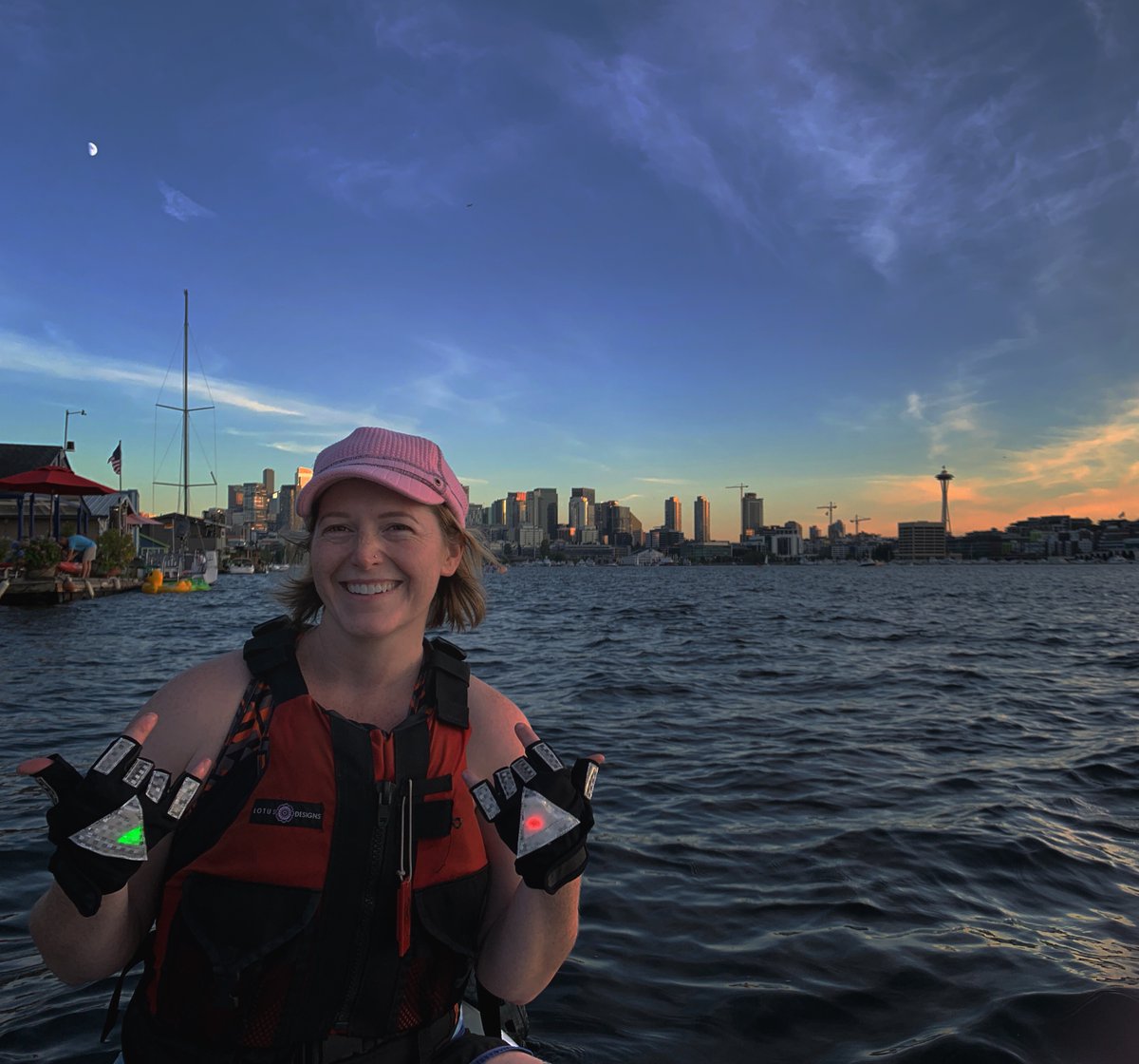 BriteStrike's tweet photo. Loving this fabulous photo @thejengil thank you for sharing it with us! Glad the gloves are serving you well. 
#Seattle #SpaceNeedle #Sunset #Paddleboarding https://t.co/5lrHCfFNVw