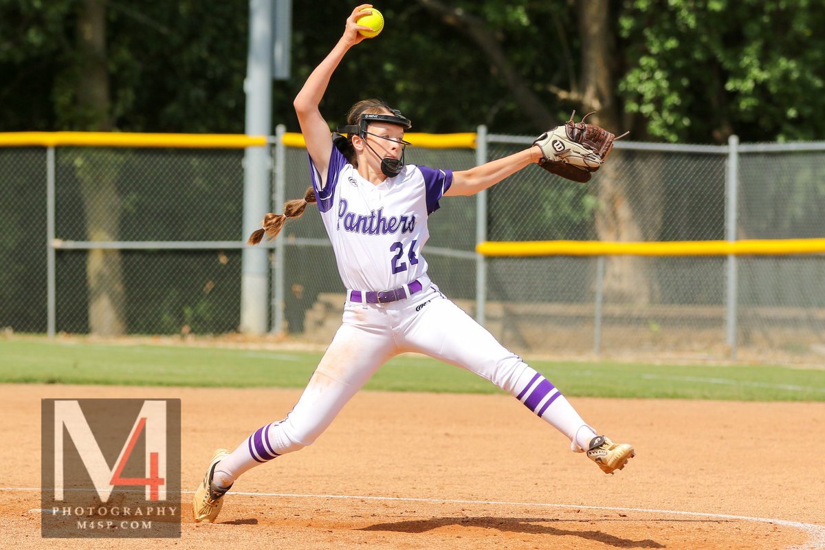 M4Photography_'s tweet photo. It was great to be back shooting on the diamond again. Lady Panthers taking down Battle HS in the home opener at South! 10-2 the final score. @PHS_stitchball @ParkHillSouthHS @RAGECAGE16 https://t.co/VOLJz9pmQ7
