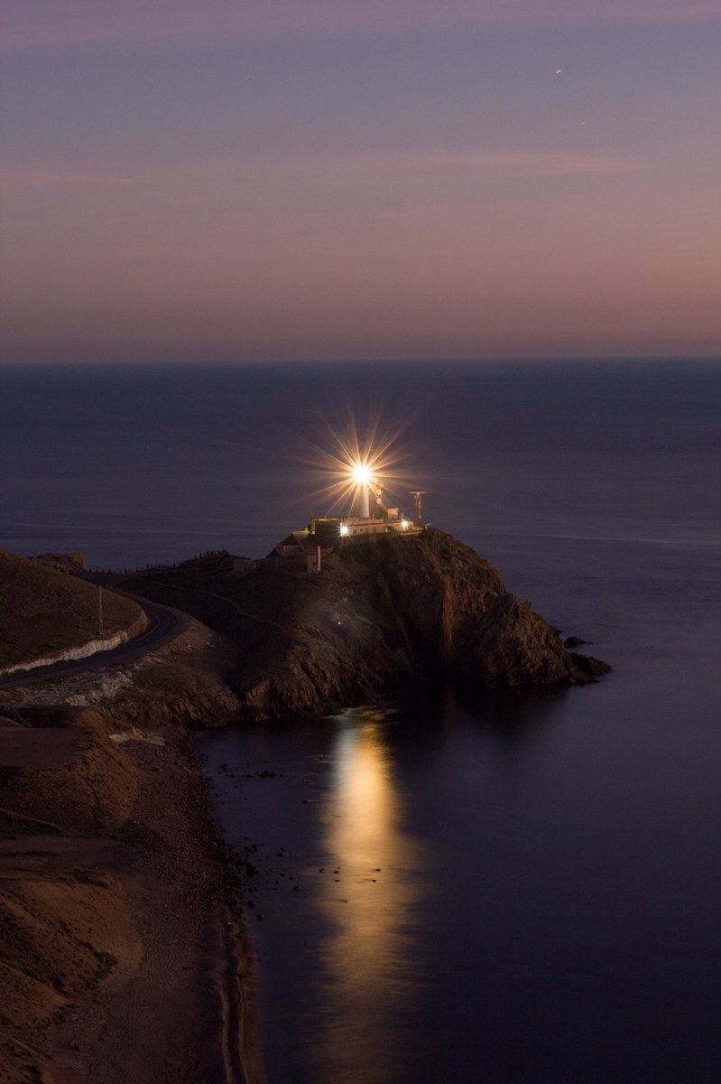 manusama1's tweet photo. Me he encontrado estas fotillos del #faro de #cabodegata que hice en una escapada hace 1 año. 

¡Y tenía que compartirlas! #Almeria https://t.co/qxHOvGT3ob
