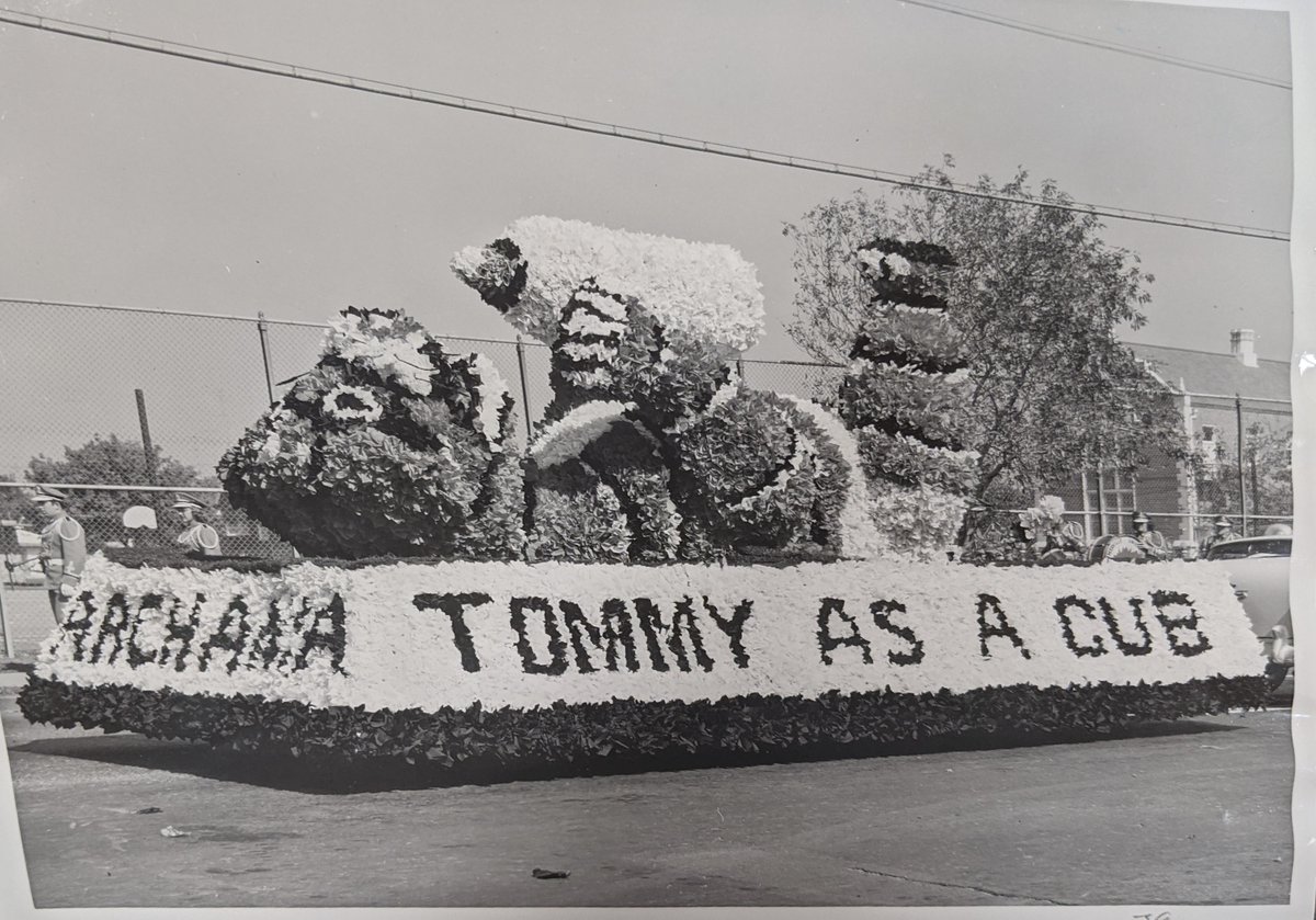 PacificLibrary's tweet photo. Homecoming is approaching Tigers! π― Make sure to register at https://t.co/8xxoAZNdDd! Get ready for all the fun-filled virtual events. We're throwing it back to some floats from the past to celebrate all the festivities to come! #PacificHC #TBT #UOPacific https://t.co/hTknJzKHFd