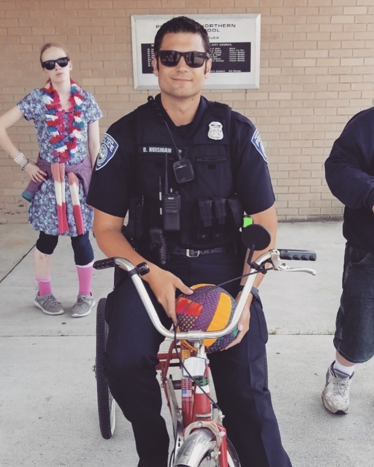 ArmorExpress's tweet image. We’re digging the look. 🚲 

Photo by @porthuronpolice

“#tricyclecop”
