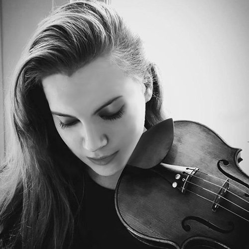 ATLairport's tweet photo. It's #friyay, and it's a busy day here at #ATLAirport!✈️
⏱️Arrive at least 2hrs before your boarding time
😷Mask On
↔️ 6 feet apart
🎶Enjoy some music today with our amazing
🎻@MWintersViolin
🎹@RobBMeadows
🎷@RONJAMESMUSIC
🎸@LefthandLewis
#LaborDayWeekend #ATLSounds https://t.co/tbi0ipq2ia