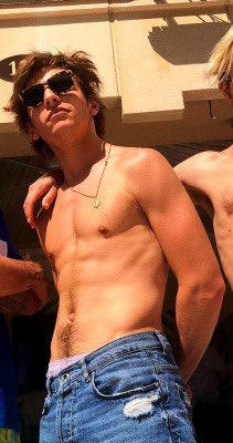 thecelebdaddy's tweet photo. Ross Lynch is the king of hairy trails. https://t.co/VanBOLJYwz
