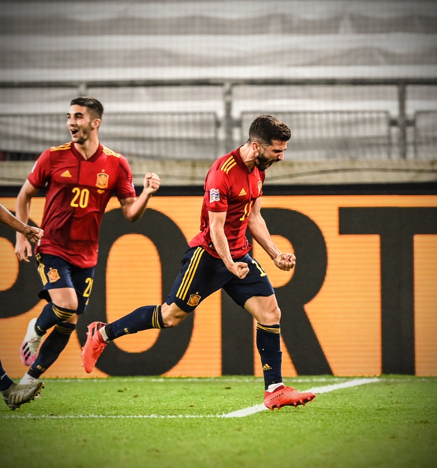 brfootball's tweet photo. Jose Gaya’s first-ever Spain goal was a 95th-minute equaliser against Germany 😤 https://t.co/otuYgFmabx