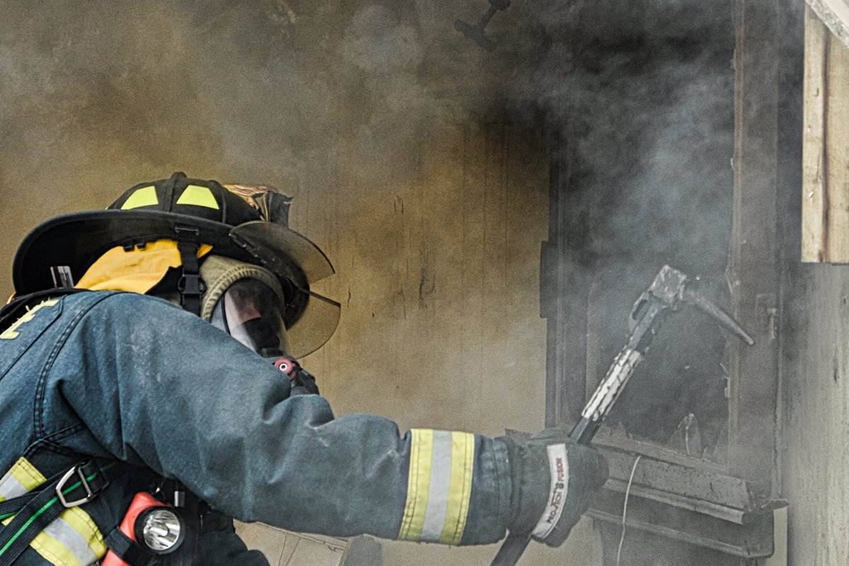 nysfirechiefs's tweet photo. ⚡️New training alert!⚡️ NYSAFC is excited to announce Regional Hands-On Training – Beyond the Basics, an 8-hour program featuring 7 stations covering hoseline advancement, forcible entry, survival skills, ladders, saws, VES (live fire) &amp; TIC (live fire): https://t.co/Z3CC5APqCJ https://t.co/Ve3ZTOCTyG