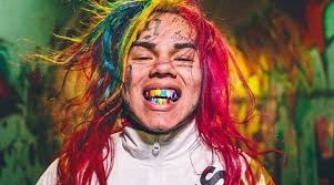 hisflannelcure's tweet photo. describe him with one word https://t.co/FAovqZlkhM