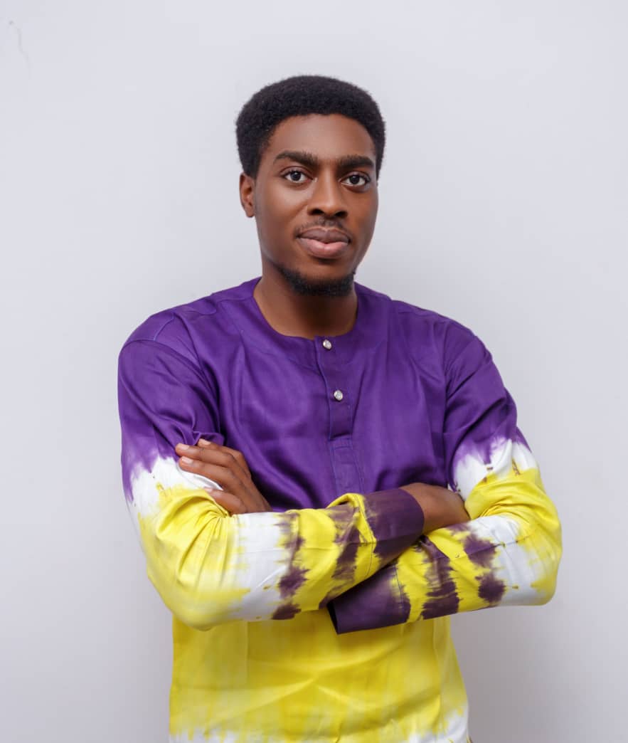 SemicEmpire's tweet photo. I am Adeyemi Oluwaseun Michael 
Visual Artist 
From Abeokuta 
Here is my Art(Fashion) ,in promoting the culture and speaking through art 
#ogunvisualartists https://t.co/5dIrLb40uD