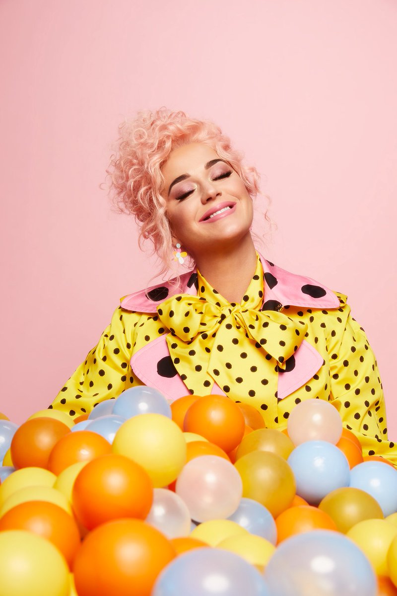 teamkpbrasil's tweet photo. Hoje é o último dia de contagem para a 'Billboard 200', vamos tacar strem no SMILE.

#WorldSmileDay https://t.co/iOuKFaTHgg