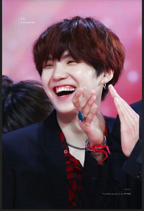 Yoongi and his perfect teeth - a heartwarming thread