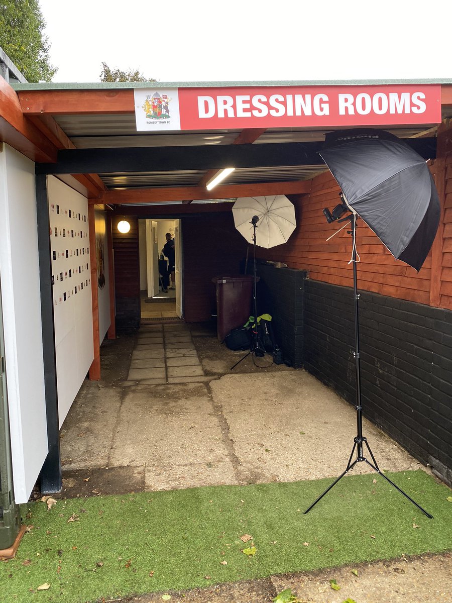 A busy evening shooting Player Headshots for @Romseytownfc1 

@AecProtection @Romseytownfc1 @HouseOfComedyUK @BHMElectrical @HanfordandGreen @NightingalePpe @destinationroms @RomChamb