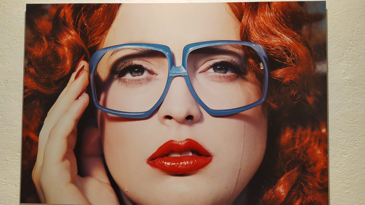 EnriquePrietoHe's tweet photo. Ya puedes ver en la @SMEValladolid la fascinante exposición #notaretrospective de la fotógrafa británica Nadia Lee Cohen. Te recomiendo la visita comentada por Aaron @infoVLL #CulturaSegura @CentroNiemeyer @latermicamlg #Valladolid https://t.co/wYB8Za3HZn