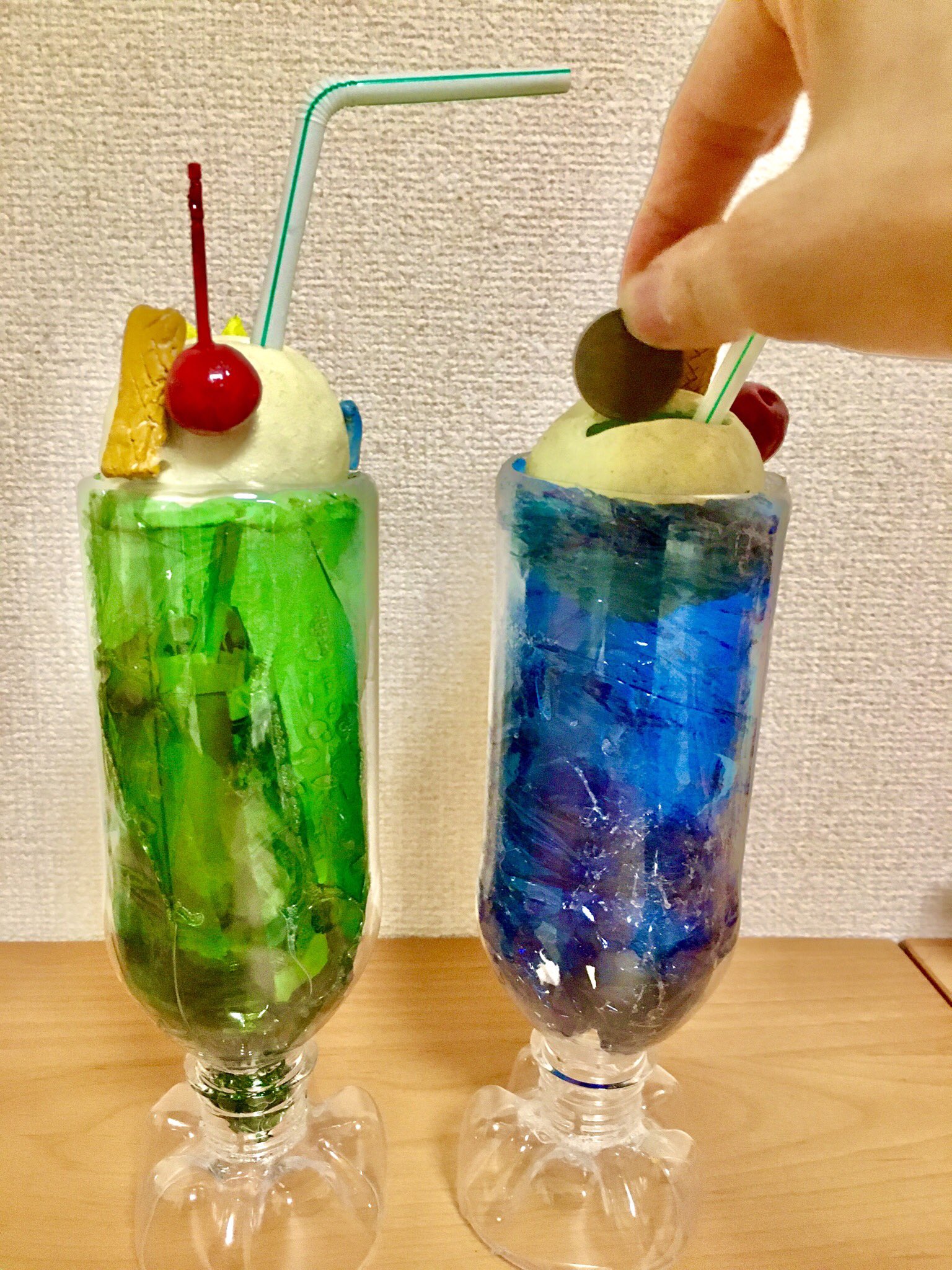 高橋晋平 おもちゃ開発者 株式会社ウサギ代表 小1の娘とクリームソーダ貯金箱を作りました 1年生 宿題とか習い事とか いろいろなことで忙しいけど 全部ぶん投げて 一番好きな工作をずーっとやらせてあげたいなあ T Co R1cjjikp6i Twitter