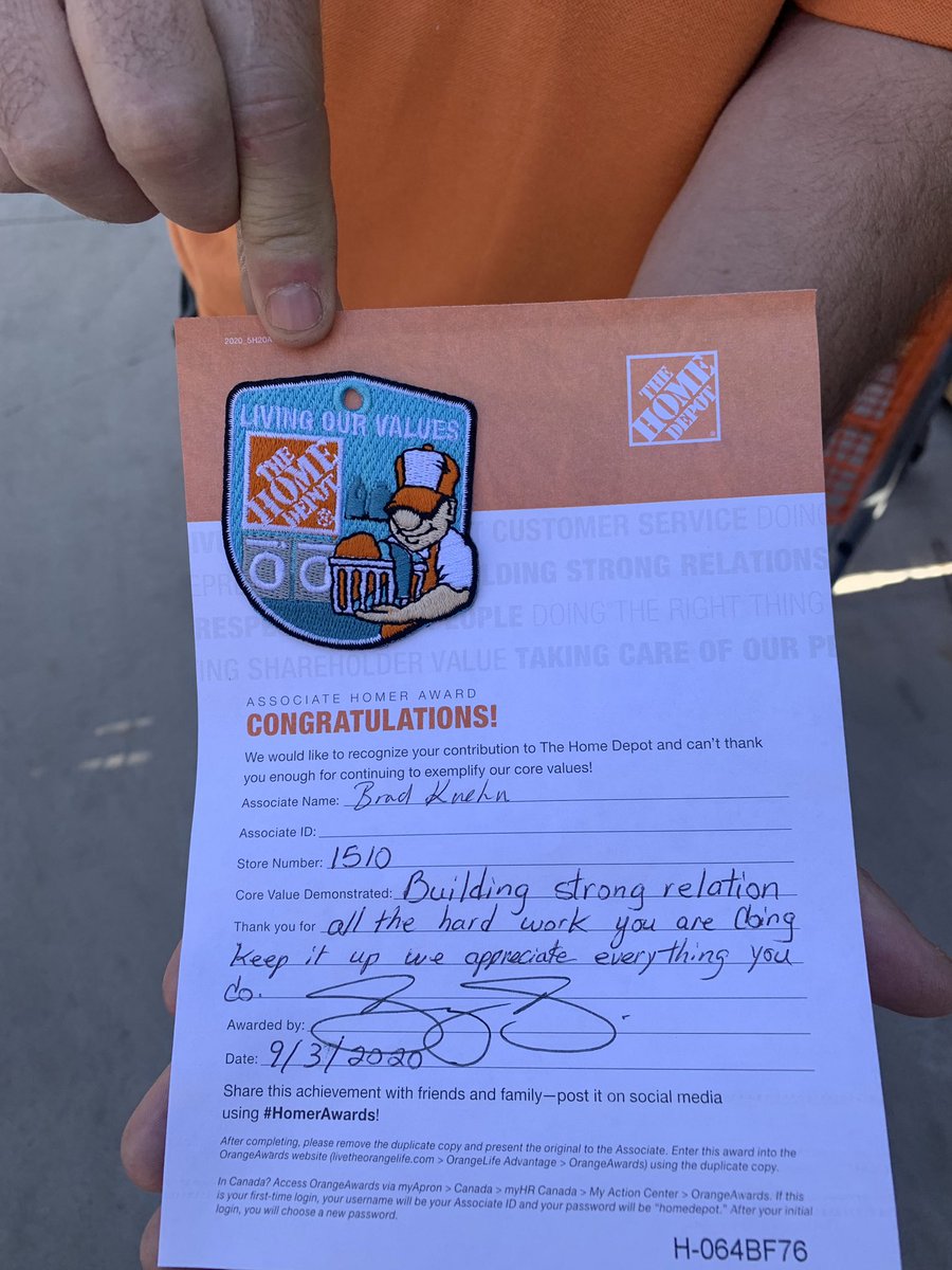 HelenBoatsTHD's tweet photo. @schultz_skory recognizing Brad 1510MET for all his hardwork and motivation! Thank you for all you do Brad! @ZahrobskyJanis @NeriWilliams @AndyDHRM @ehaggggg https://t.co/CALtoyL8N3