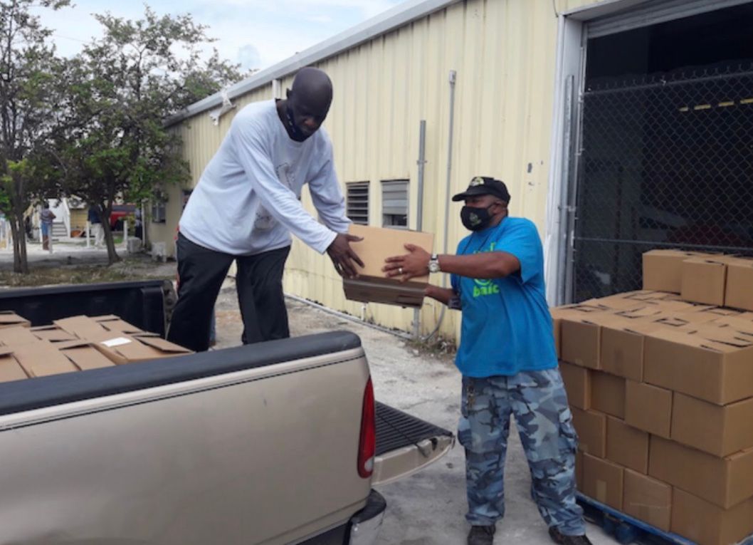 Do you have a green thumb? The Ministry of Agriculture &amp; Marine Resource distributed nearly 1,000 gardening kits as a part of the National Food Emergency Plan! The initiative continues to help families grow vegetables &amp; other produce in their own backyards &amp; community farms.