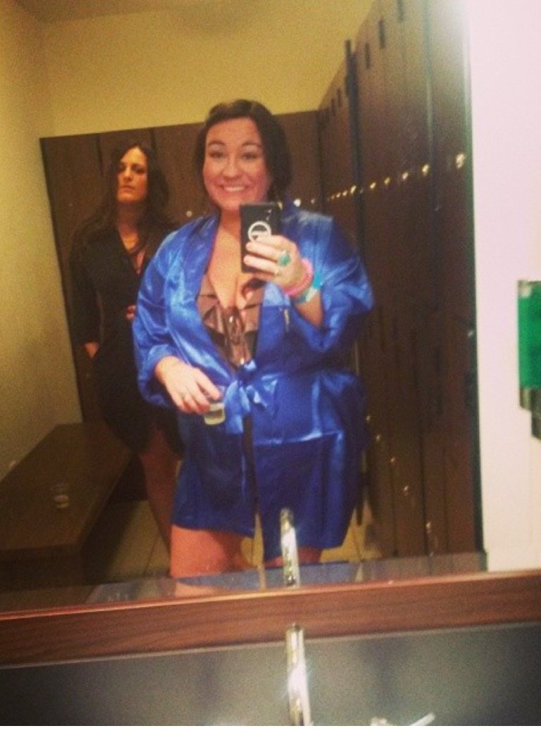 DiddyRadWV's tweet photo. #thottythursday at the #WhenInRobe Parties in Brooklyn anyone ever go? Guests in bathing suits and robes at a spa with a bunch of djs.. got shut down pretty quick def tons of fun though https://t.co/SNYbN3z6nT