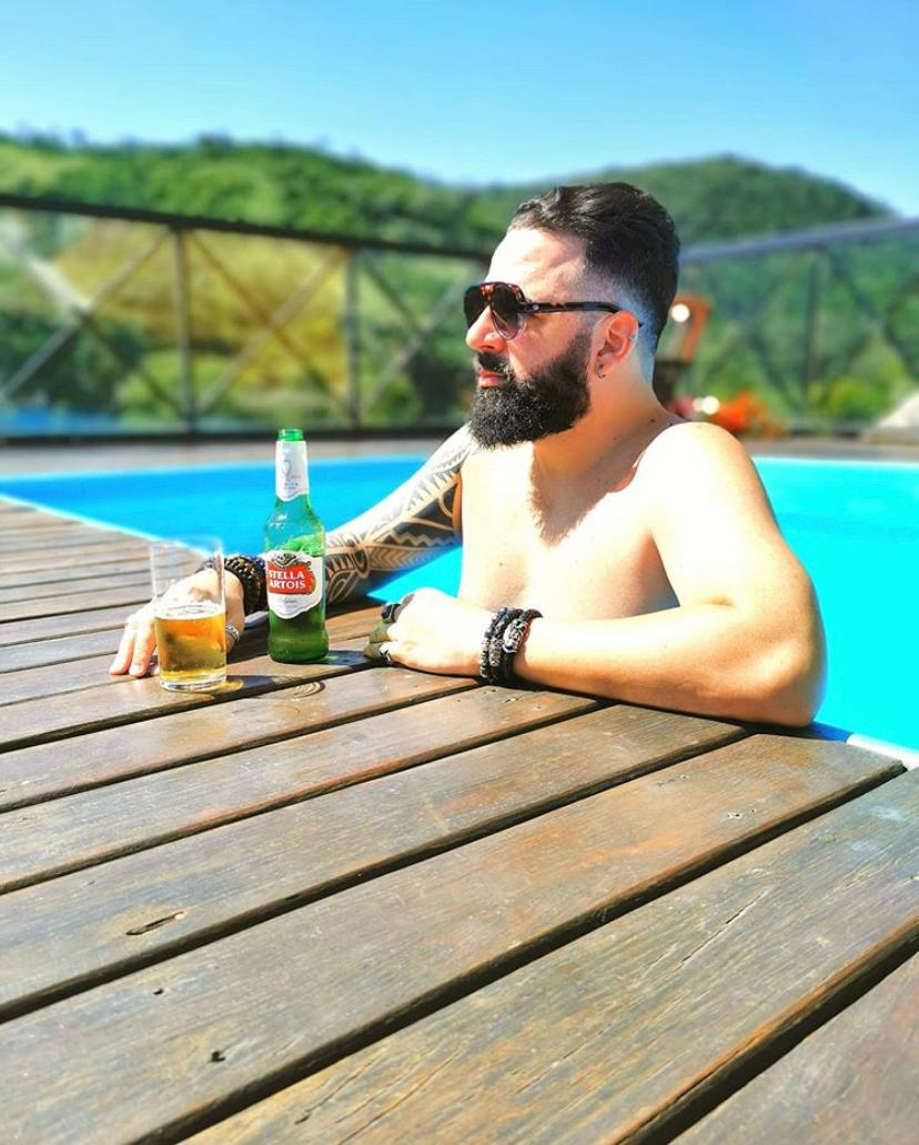 PousadaArcadia's tweet photo. Uma vista linda para o verde, piscina deliciosa e cerveja geladinha. Realmente a Pousada Arcádia é a sua casa na Serra! ⛰❤
📸: rafaelbrunhosa
#tbt #itaipavarj #serracarioca #suacasanaserra #cidadeimperial #regiãoserrana #pousadaarcadia https://t.co/CpmCc8riLx