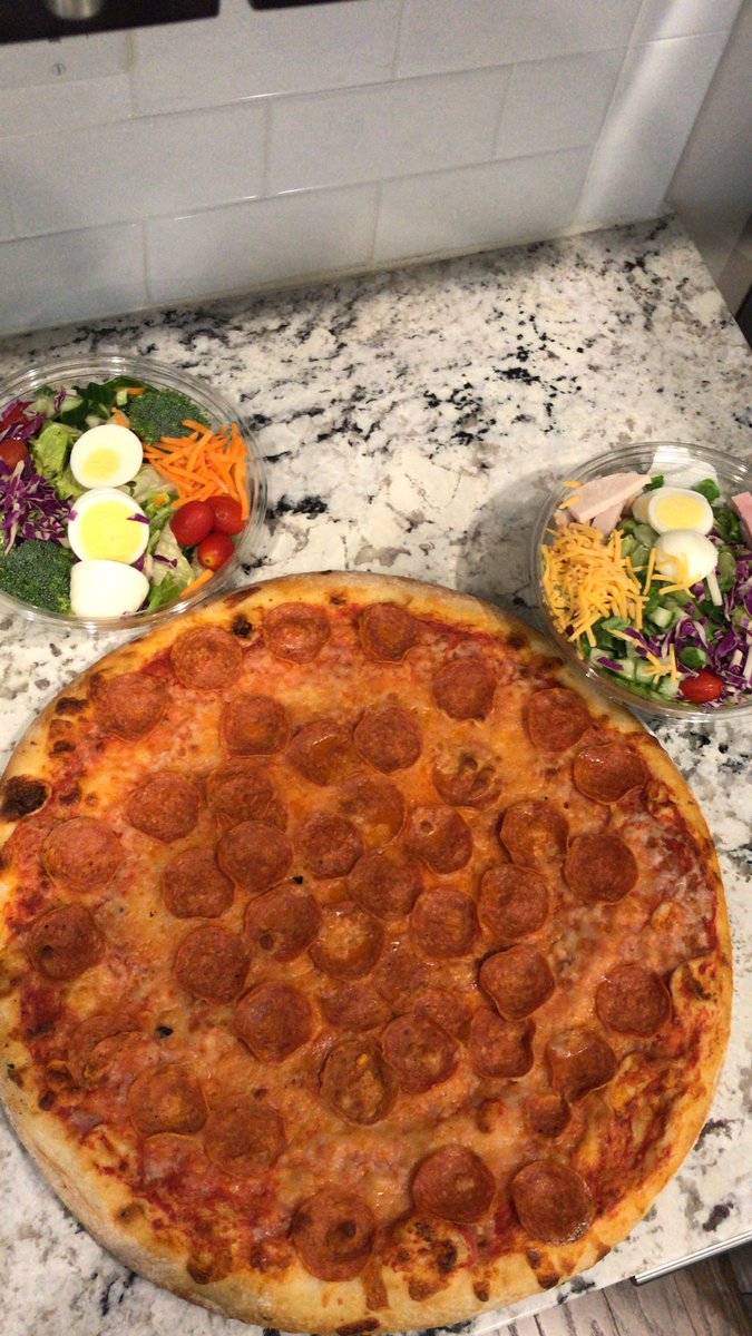 Beyond thankful, my sweet class provided us with dinner tonight. #feelthelove #ThankfulThursdayEveryday <a href="/baucomes/">Baucom Elementary School</a> @Baucom2ndGrade