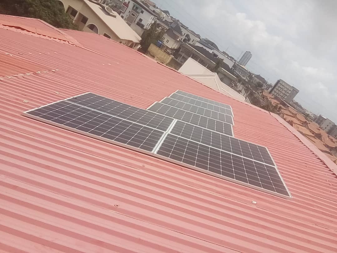 modtech_l's tweet photo. 5kVA Pure sinewave Inverter with

* 4nos 220AH tubular wet cell bateries 
* 8nos 300W monocrystalline solar panels 
* 60A/48V MPPT Solar Charge Controller 

#solarenergy #inverterinstallerlagos #invertersystem #solarpanels #RenewableEnergy #MODTECH https://t.co/KwGePPz7KU