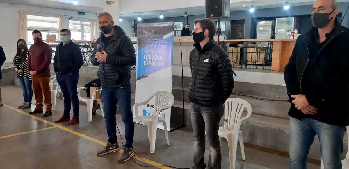 pichi_oficial's tweet photo. Estuvimos en el Club Independiente de Río Tercero entregando el subsidio del Programa de Asistencia Económica, a 19 clubes del departamento Tercero Arriba.
¡Felicito a los dirigentes por el trabajo inconmensurable que realizan! Desde el @gobdecordoba vamos a seguir acompañándolos https://t.co/jBpkNEGRRk
