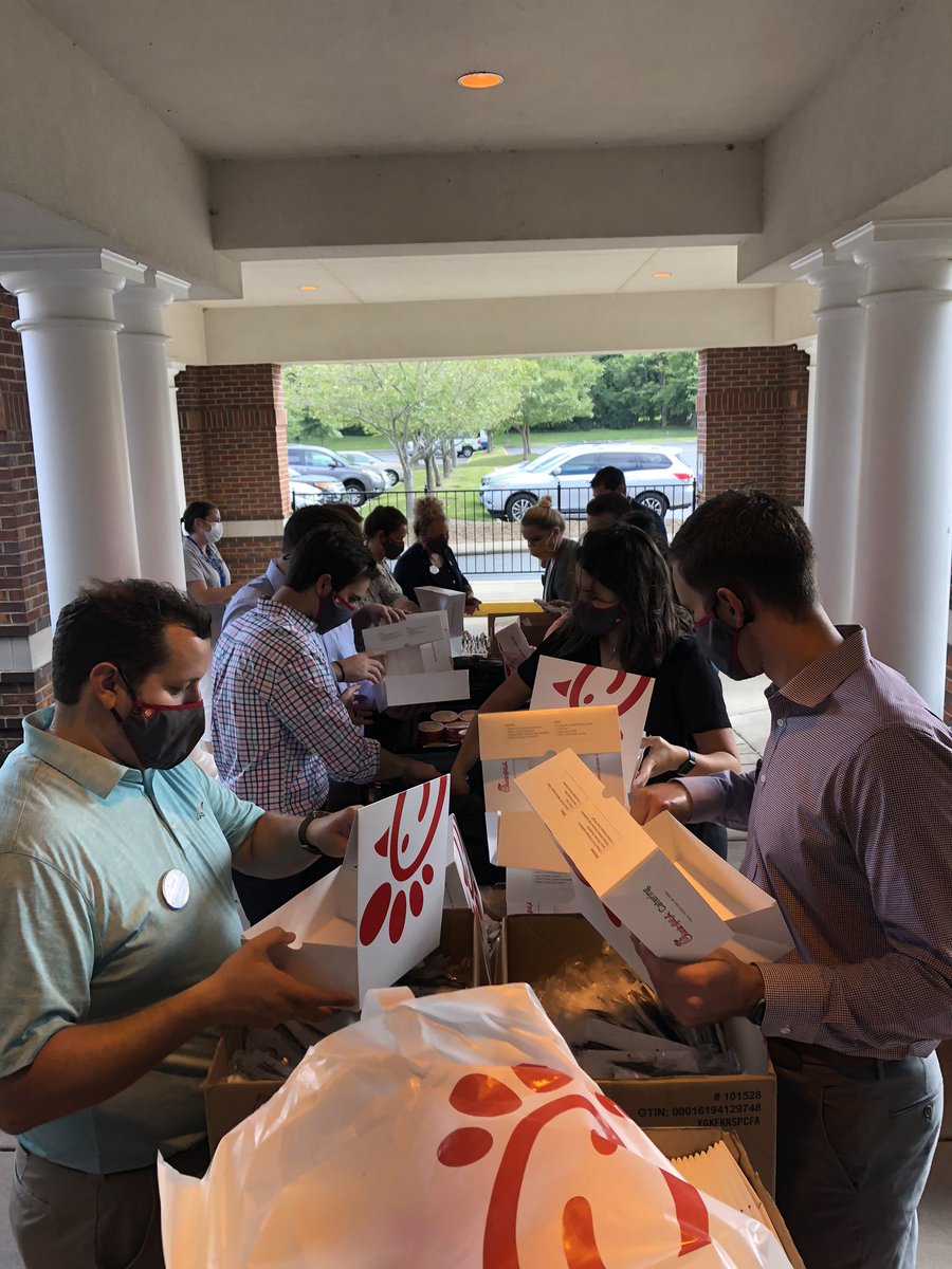 When it comes to drive thru expertise, who better to call than Chick-fil-A! We brought in the experts from Chick-fil-A Murfreesboro to help with meal pick-up before banquet! All our banquet guests can stop by Belle Aire Baptist before 5:30 PM to pick up your dinner! #SKBanquet