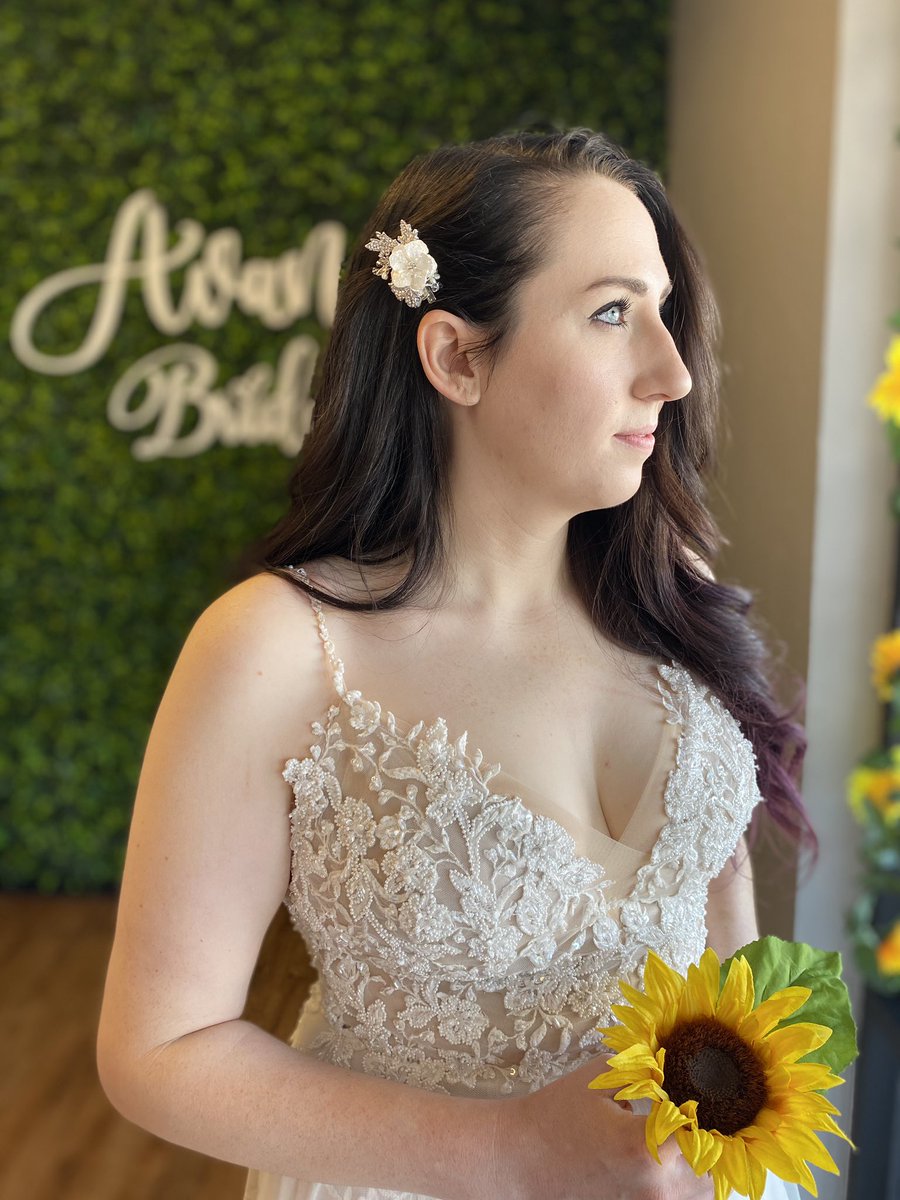 OhHeyJynx's tweet photo. I got to play dress up today at Avancy Bridal in Phoenix! It was a blast! I only tried on 3 dresses before @ElemayoROFL and I got married, so this was long overdue. Highly recommend this beautiful shop!! https://t.co/6SBTS67X32