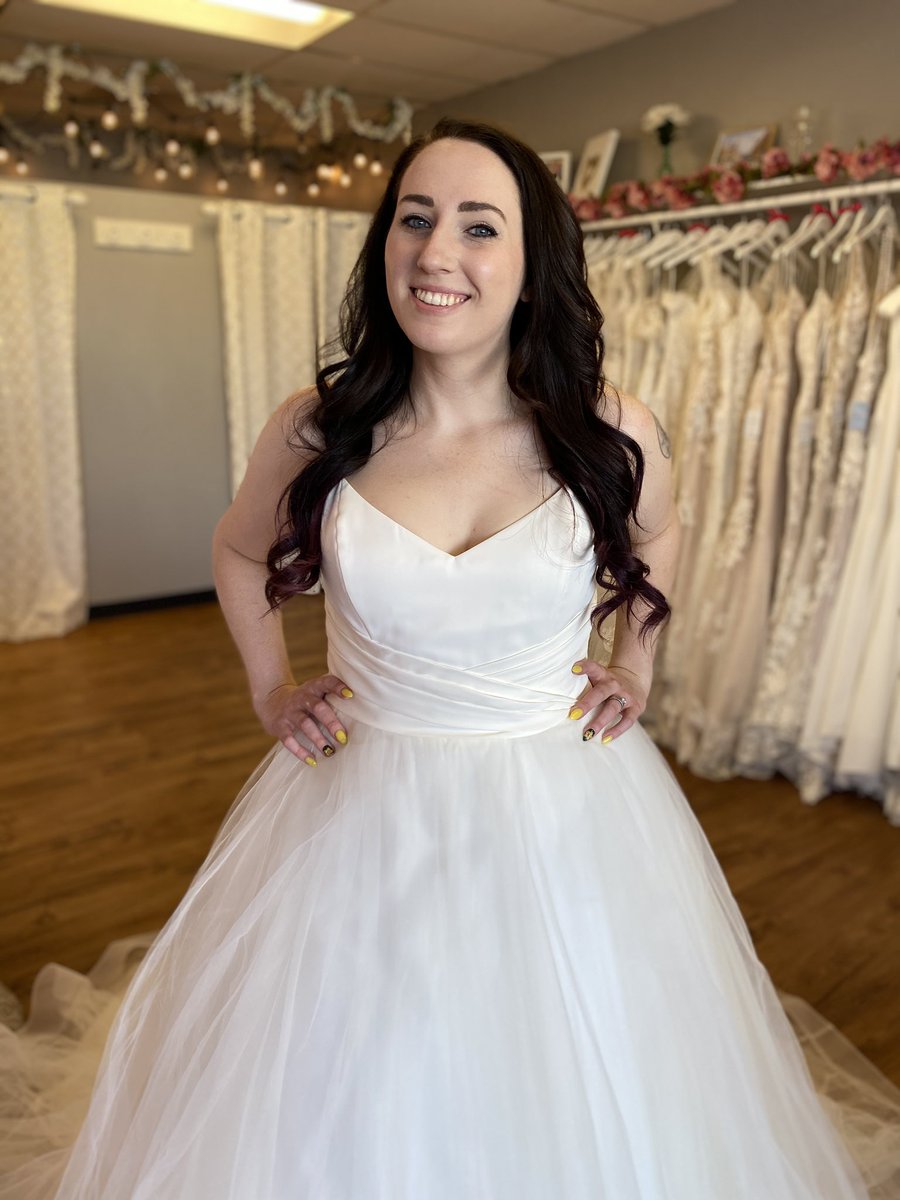 OhHeyJynx's tweet photo. I got to play dress up today at Avancy Bridal in Phoenix! It was a blast! I only tried on 3 dresses before @ElemayoROFL and I got married, so this was long overdue. Highly recommend this beautiful shop!! https://t.co/6SBTS67X32