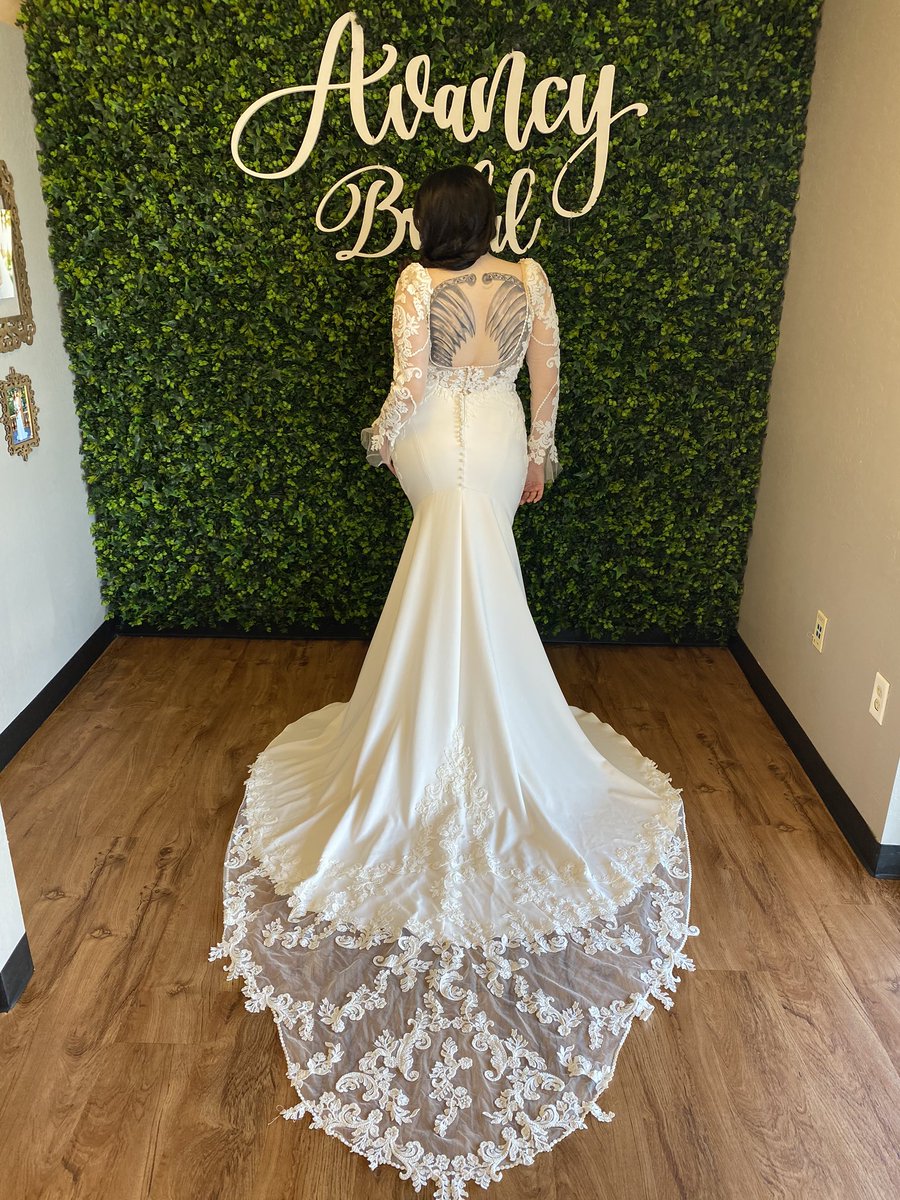 OhHeyJynx's tweet photo. I got to play dress up today at Avancy Bridal in Phoenix! It was a blast! I only tried on 3 dresses before @ElemayoROFL and I got married, so this was long overdue. Highly recommend this beautiful shop!! https://t.co/6SBTS67X32