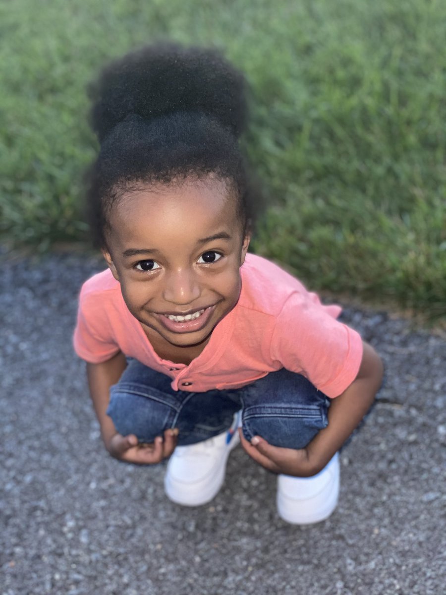 rugerboyyy's tweet photo. You gettin big on me baby girl and your big brother is to I love y’all daddy be home real soon ❤️#freeruger https://t.co/DR0OkKcbus