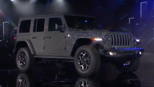 elderautospa's tweet photo. Today the world was introduced to the new hybrid Jeep Wrangler 4xe (pronounced “four-by-E,” FYI) in a livestream presentation proclaiming this electrified 375 horsepower off-roader is the most-capable Wrangler ever. Neat. https://t.co/KqoGbcuwjb https://t.co/44ROh48EXY