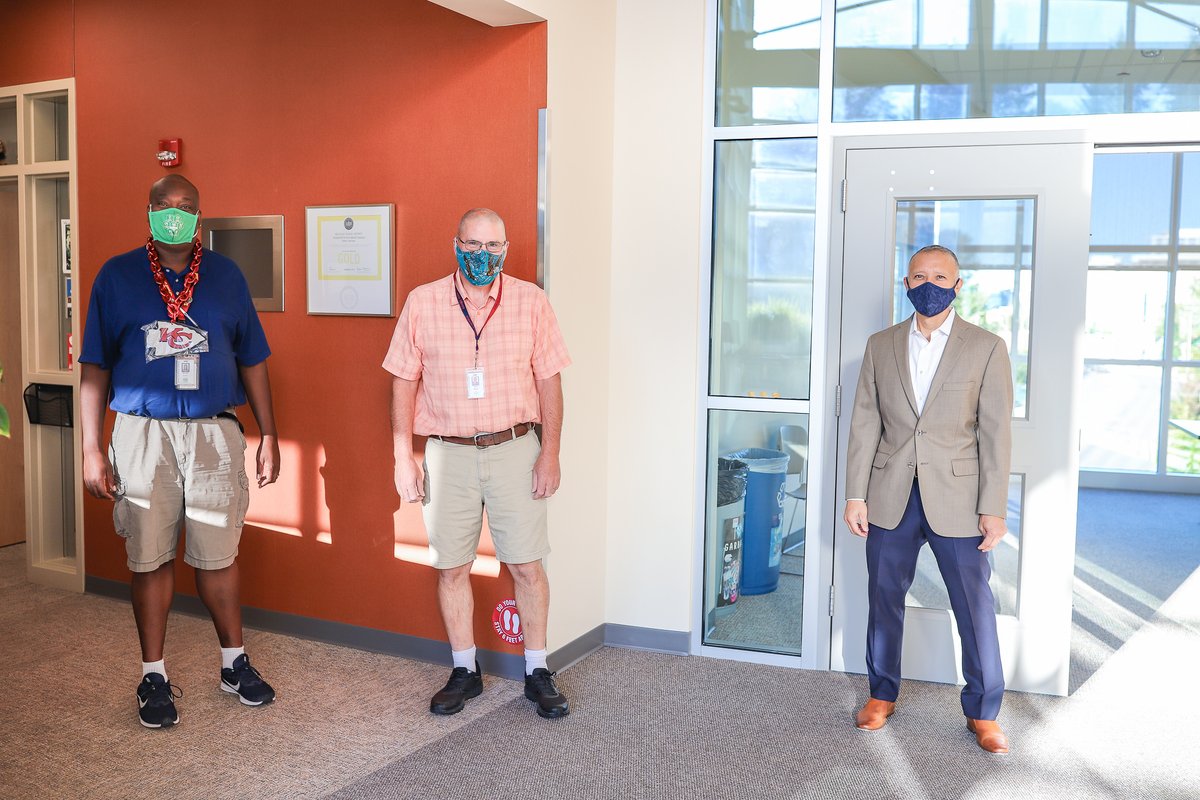 TheBSD405's tweet photo. Superintendent Dr. Ivan Duran visited a few schools today to check in on staff and students on the #BSDFirstDay! https://t.co/DdUwVwCPeS