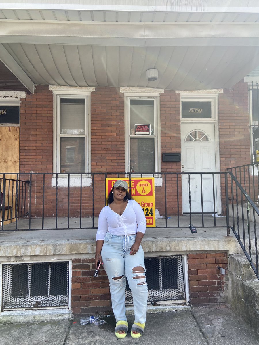 Cocoa517's tweet photo. One of many.. baby we got plenty!
Best friend closed today! 🙌🏾❤️✨🔥
#BuyBaltimore #Baltimore #PhillyToBaltimore #REI #Bestfriend #Goals #Motivation #PushYourFriends #Success #Happiness #GenerationalWealth #InvestMow #BlackGirlsBuy #RealEstate https://t.co/bS4Lvwxmo1