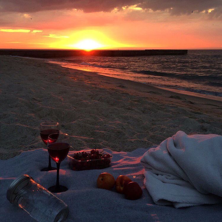 lyraRGSOS's tweet photo. ✨This is the perfect date 🥺❤️✨ https://t.co/VBynIeh3CF