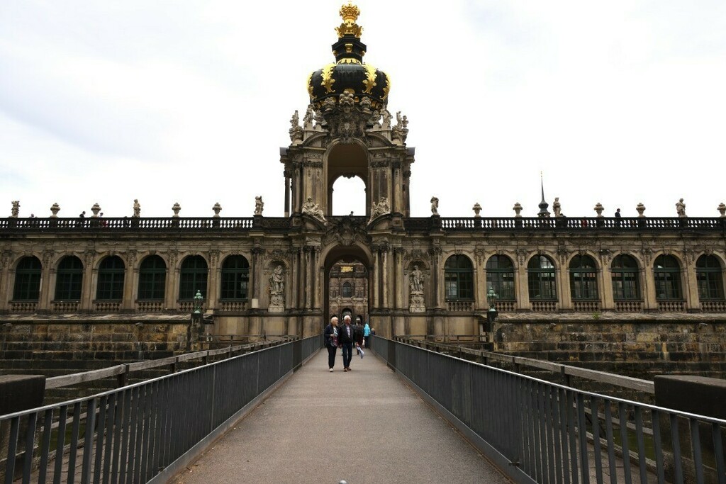 wimjee's tweet photo. Kronentor #dresden #zwinger #deutschland #germany #saksischeschweiz #saksonia #travel #famousdestination #beautiful #photo #photography #picture #nikon #nikonphotography #nikonphoto #nikonphoto_ #zoomnl #iamnikon #nikonfotografie #nikkor #flickrfeature #… https://t.co/CNeShWMFxn https://t.co/cxeg8hvaTF