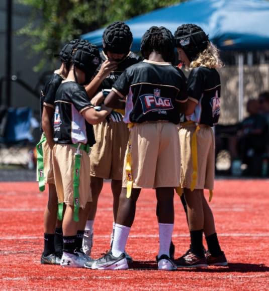 In #football, you are never on your own! Teamwork is essential! 
Photo Credit: Tung Tag Studios
.
.
.
.
#NFLFlagSD #nflflagsandiego #flagfootball #sandiego #teamworkmakesthedreamwork