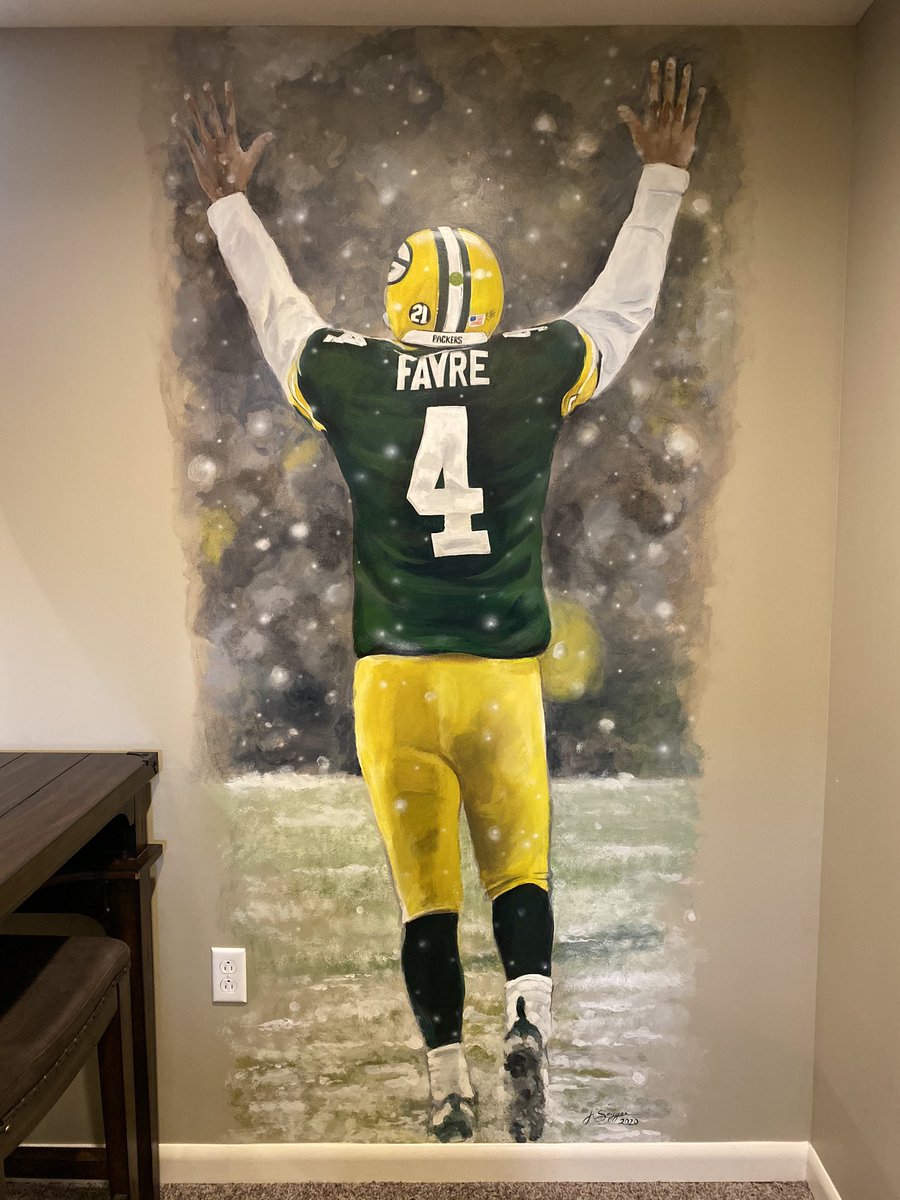 Sometimes I’m forced to paint things I don’t particularly care for but I must say the Brett Favre mural turned out pretty good. #gobears #greenbay #packers #mural #brettfavre #touchdown #artbyjms #muragestudios #jennifermsayger #muralpainter