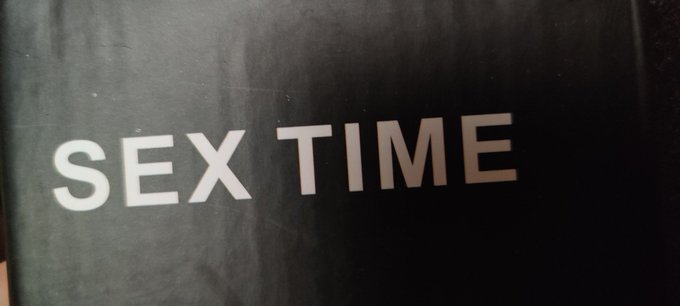 hey twitter guess what time it is? https://t.co/wzkwBaU7ud