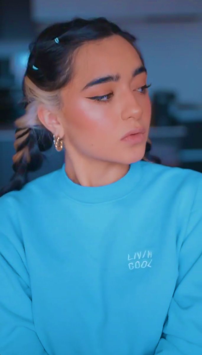 Cachermoon's tweet photo. Poché y el color azul/celeste son tal para cual 🤤
@Pochosaurus
#KCAMexico #Cachers #CalleY https://t.co/BvQISyg2vs