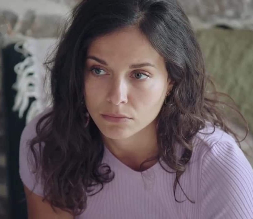 roxara_dna's tweet photo. Amis scénariste de @DNA_TF1 ... Vous ne pouvez pas nous retirer ce petit Diamant Brute ! 
Donc s'il vous plaît ne faites pas de bêtises. Bisous de la Team #Roxara 

#DemainNousAppartient #roxara #raphaelevolkoff #sete #serie #actress #rt https://t.co/IXSfEU1pdx
