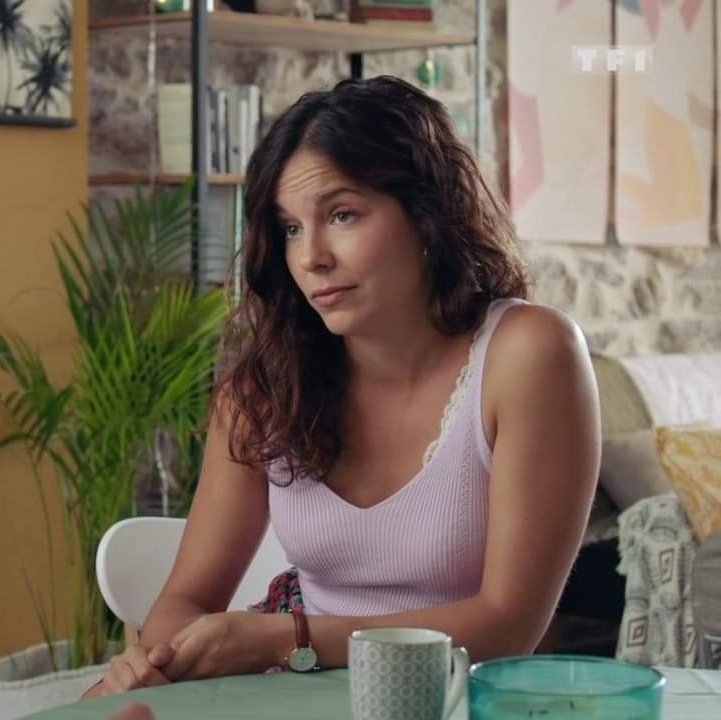 roxara_dna's tweet photo. Amis scénariste de @DNA_TF1 ... Vous ne pouvez pas nous retirer ce petit Diamant Brute ! 
Donc s'il vous plaît ne faites pas de bêtises. Bisous de la Team #Roxara 

#DemainNousAppartient #roxara #raphaelevolkoff #sete #serie #actress #rt https://t.co/IXSfEU1pdx