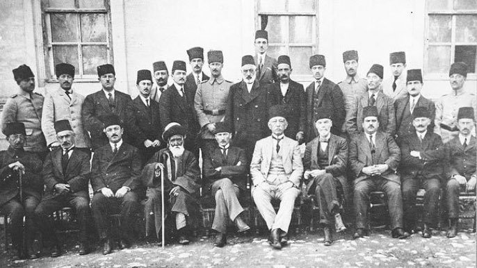 Tarihte Bugün: 4 Eylül 1919. #SivasKongresi

Manda ve himaye kabul edilmedi.
Kuva-yi Milliye amil ve iradeyi milliye hakim kılındı.

"Burada bir milletin kurtuluşunu hazırlayan kararlar verildi.” Mustafa Kemal Atatürk.