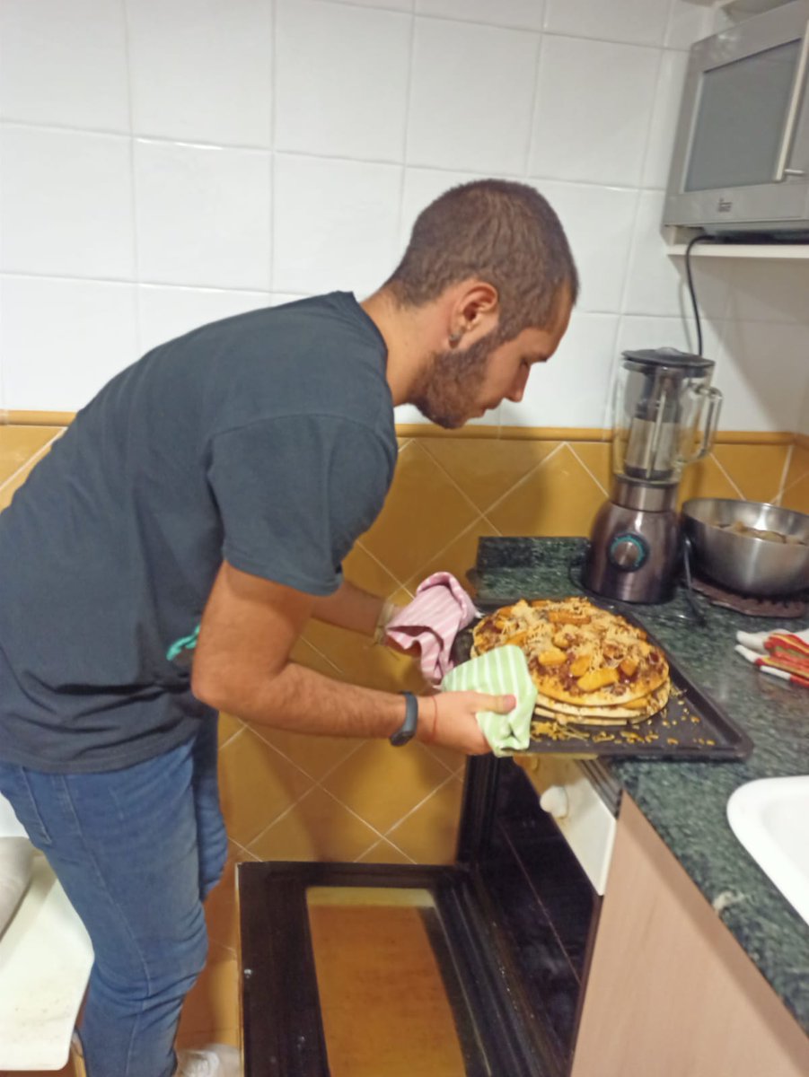 carlosargiless's tweet photo. Wtf que cambiado está #alexelchef https://t.co/5GViYiO4lG