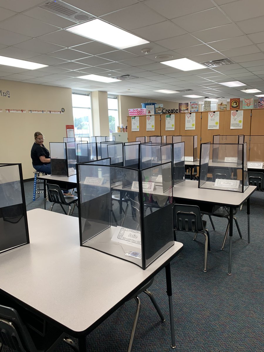 SwenkeCFISD's tweet photo. We are ready for our Snow Leopards! #SwenkeProud #CFISDspirit #deepintheheart https://t.co/Z74xyVRHZP