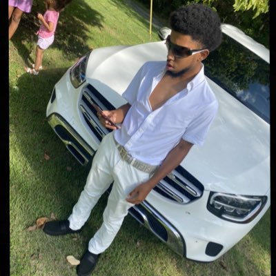 NickGoBrazy's tweet photo. “Drippin Off-White, this is not beige” #flyhighGMA 🥰 #NewProfilePic https://t.co/6OdIW7Ukun