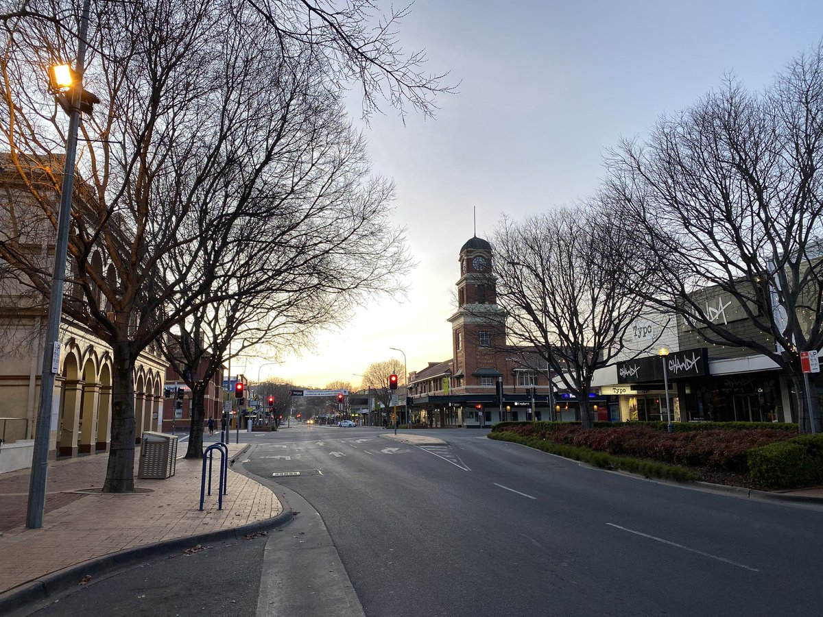 SamHollis22's tweet photo. @AlburyCity in the AM.. #thisistheborder @bordermail https://t.co/daOIk6fKCh