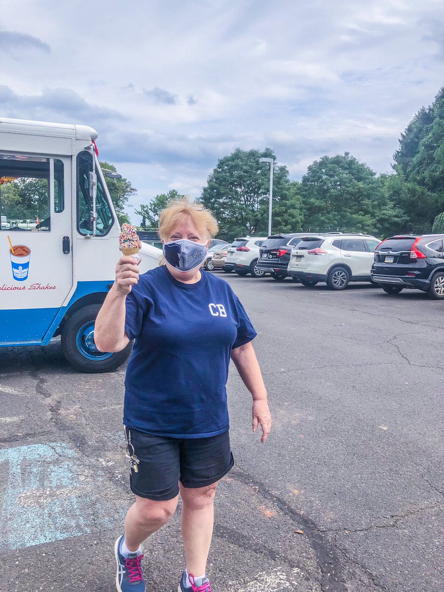 Ice Cream Social....Distance! Rainbow sprinkles 🌈 are instant mood boosters...it’s science! Thanks, <a href="/cbbarclayES/">cb-barclay</a>!