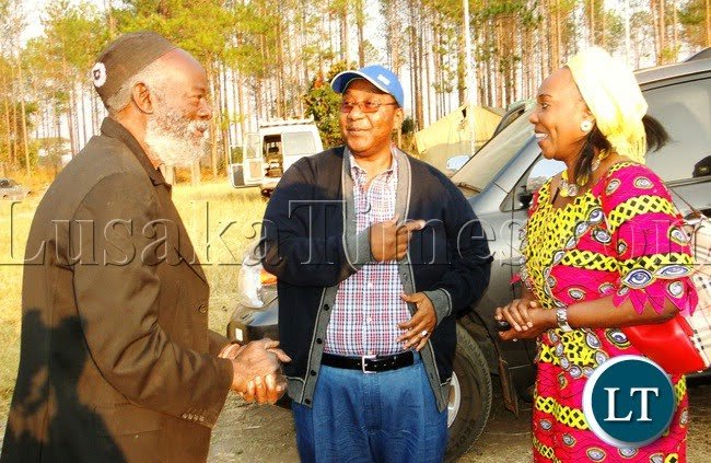 t9/ After fleeing Luba, Bemba raided smaller tribes, taking their land, resources & women. Nkole & Chiti died and were buried at Shimwalule, which is now royal burial ground for all Chiefs. 2013- Defence Minister GBM at Shimwalule for burial of Paramount Chief Chitimukulu.