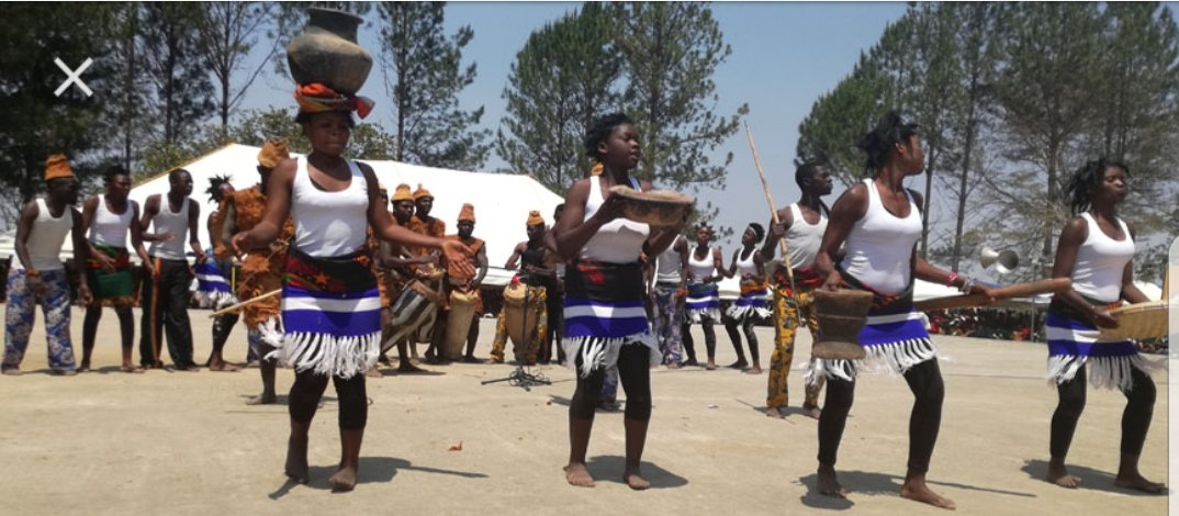 t17/ In August, the annual Ukusefya Pa Ngwena traditional festival takes place in Mungwi District to recreate the Bemba migration to Zambia.