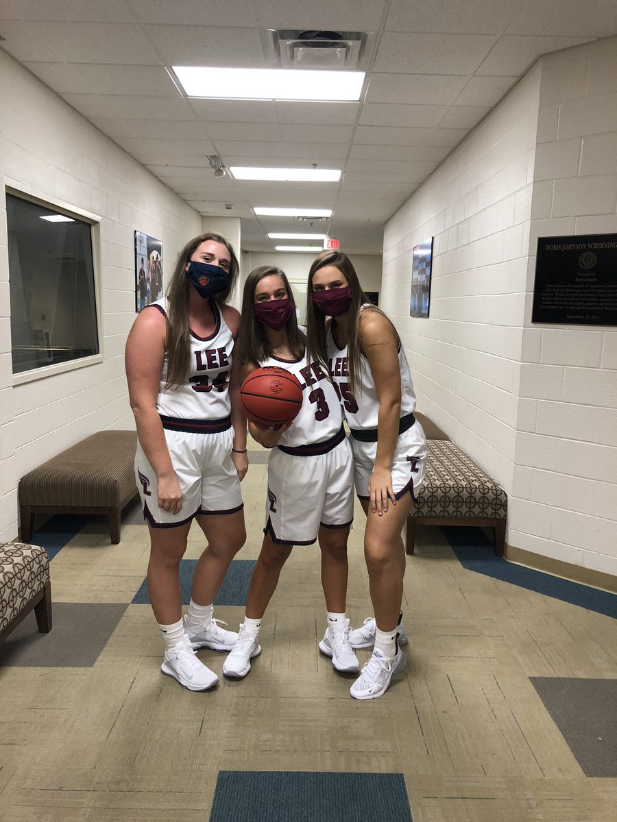 LeeUWBB's tweet photo. Flames on fire for media day! #shenanigans https://t.co/2cIwcqaNSP
