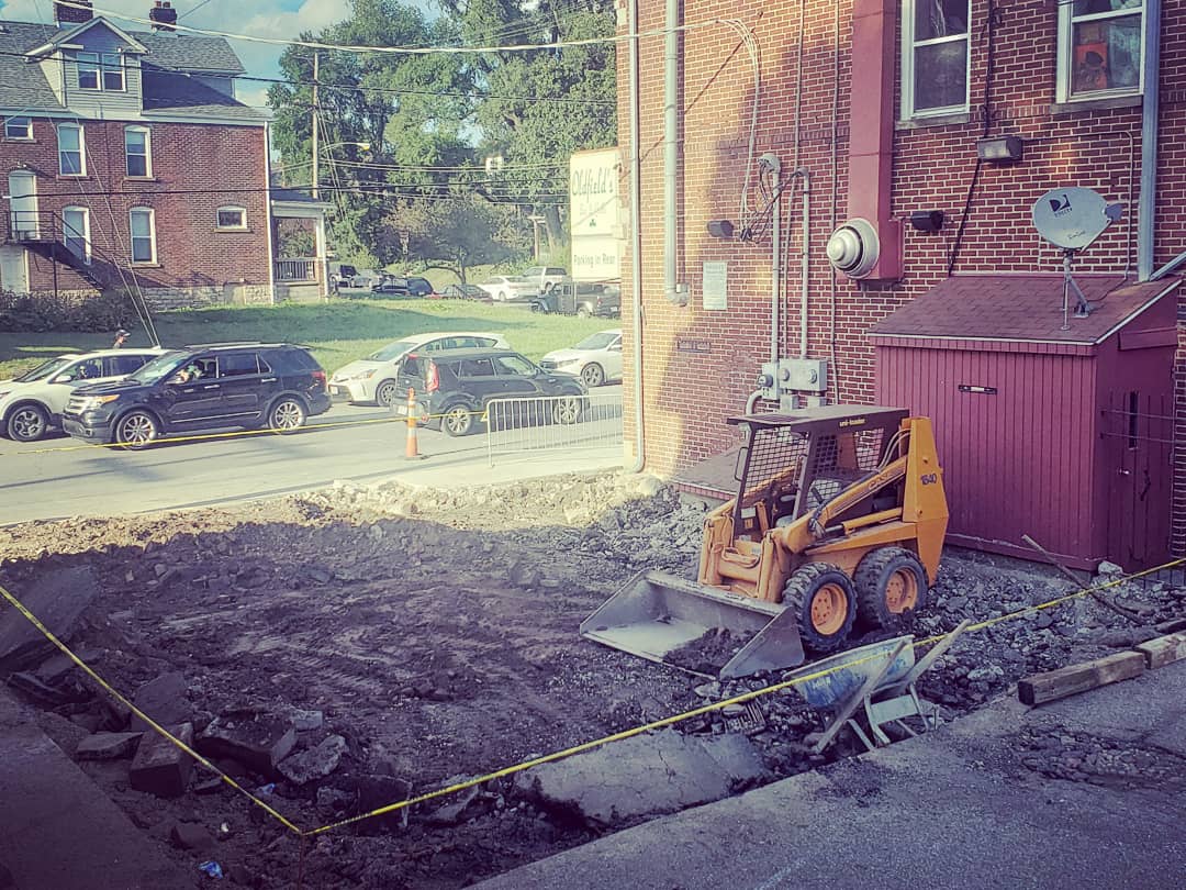 OldfieldsOSU's tweet photo. It's been a busy, busy, busy few days... Come enjoy our patio this weekend!
Stay tuned for fencing, tvs and boujee ass lights by next Sunday!!
#GetChitty #StayChitty #AlwaysChitty https://t.co/TDordKlpwR