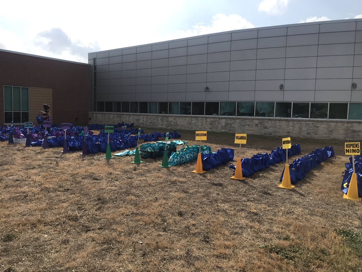 ClearElementary's tweet photo. Remote Self service supply pick up went great today. #socialdistancing. #alphaorder #stallionready #missionpossible #safetyfirst https://t.co/brxKVqgbGU